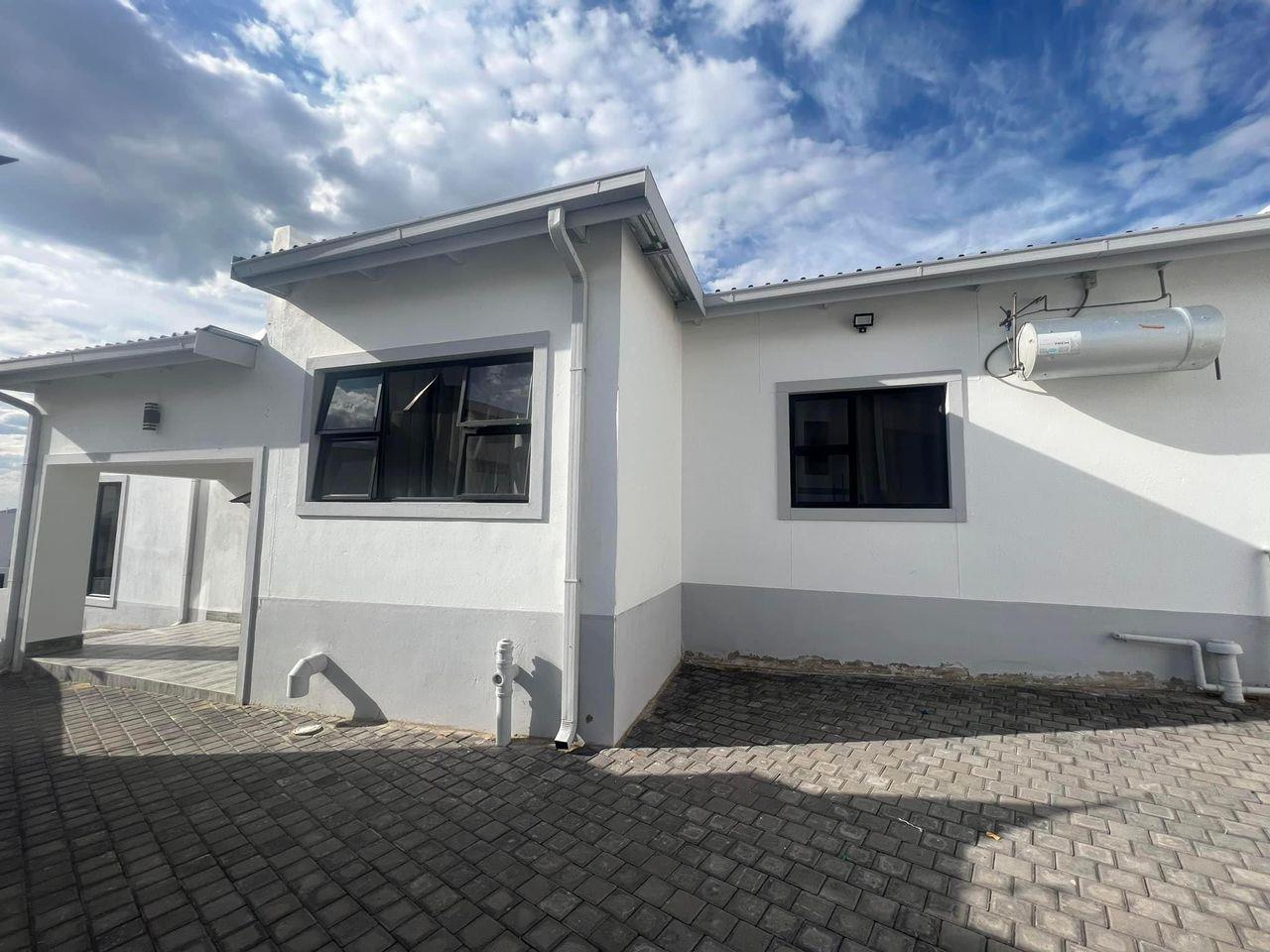 3 Bedroom House in Rocky Crest, Windhoek For Sale for N 1,750,000 2173426