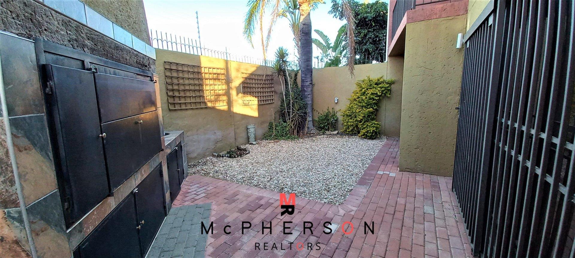 Suiderhof House for Sale Spacious 2 Bed, 2 Bath, Garden, Garage