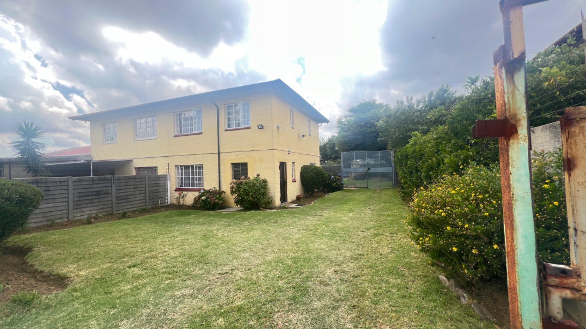 For Sale Crown Gardens House with Rental Potential and Alarm