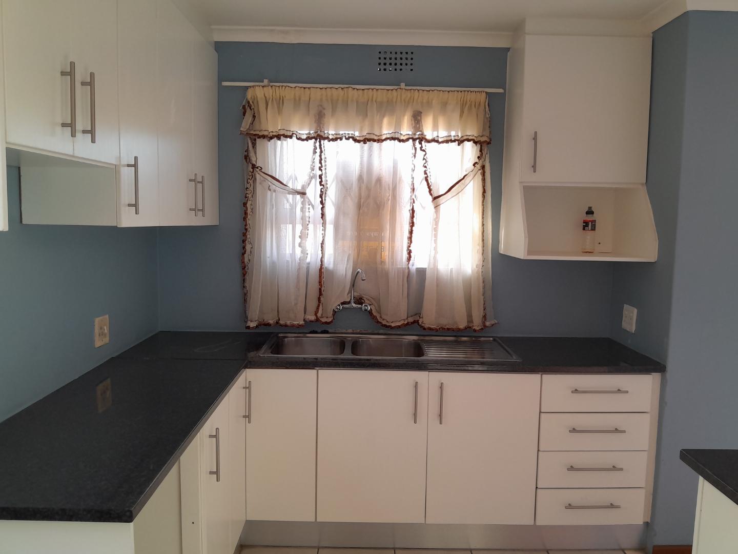 Hillcrest Heights House To Rent Spacious lounge, parking, builtin