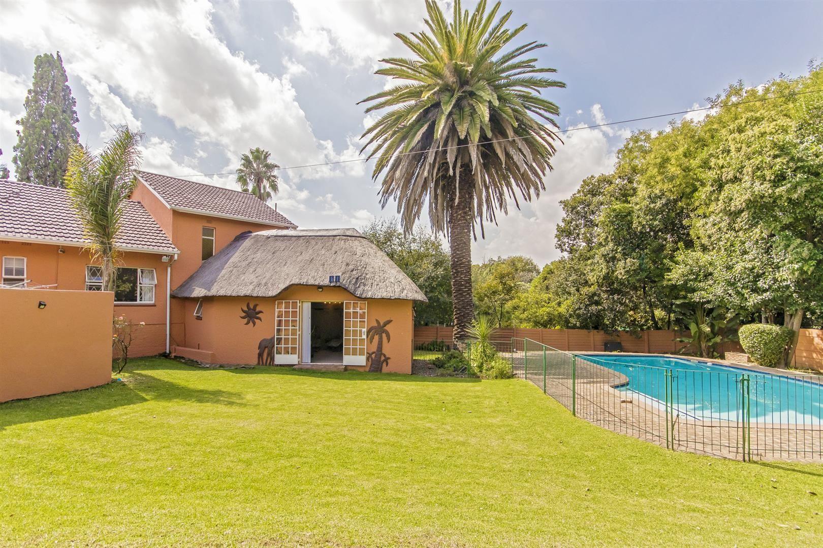 4 Bedroom House For Sale in Lyndhurst for R2,800,000 1948938