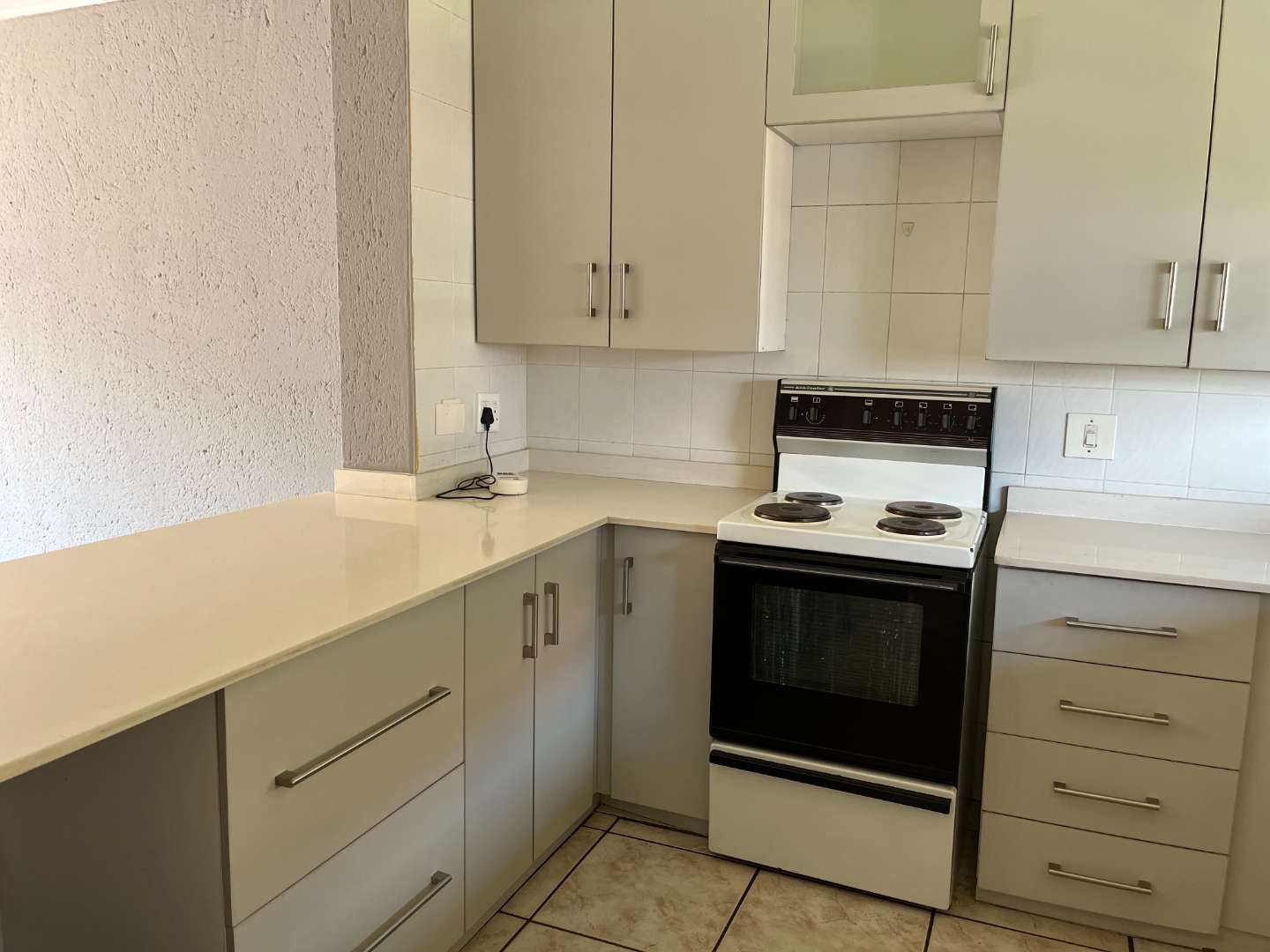 2 Bedroom Apartment For Rent in Windsor East