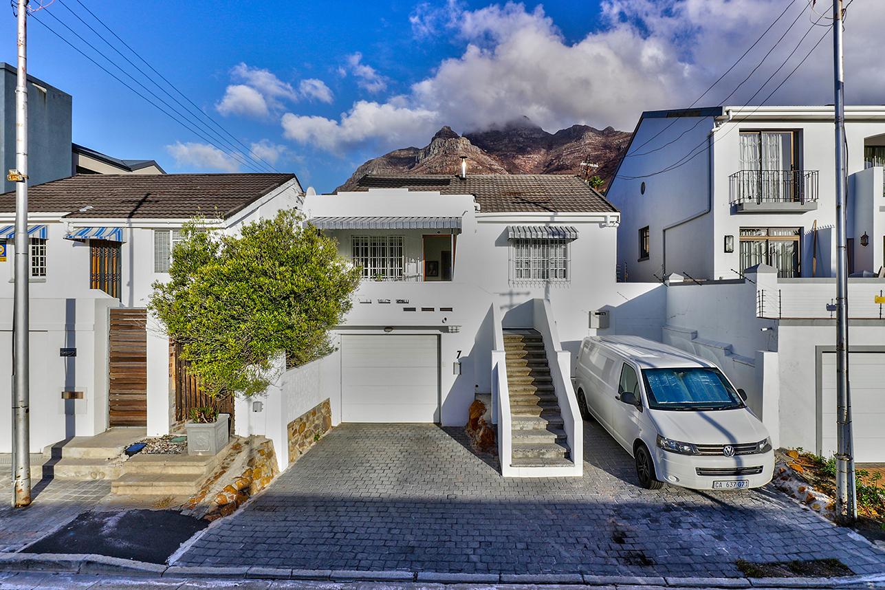 Vredehoek House For Sale in Vredehoek, Cape Town for sale in Western
