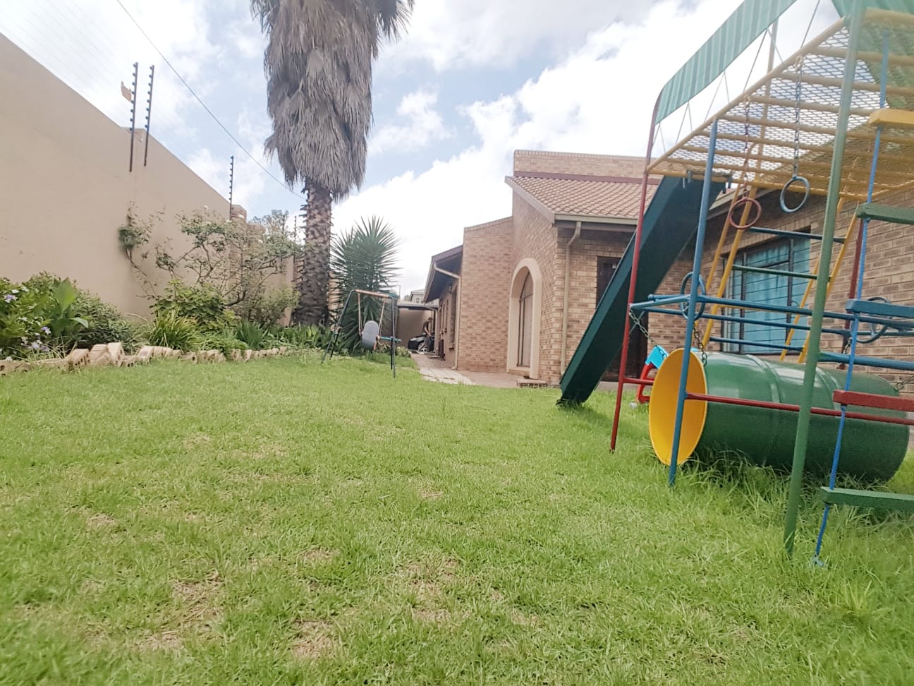 Familyfriendly 5 Bed House for Sale in Marlboro Gardens 1989255