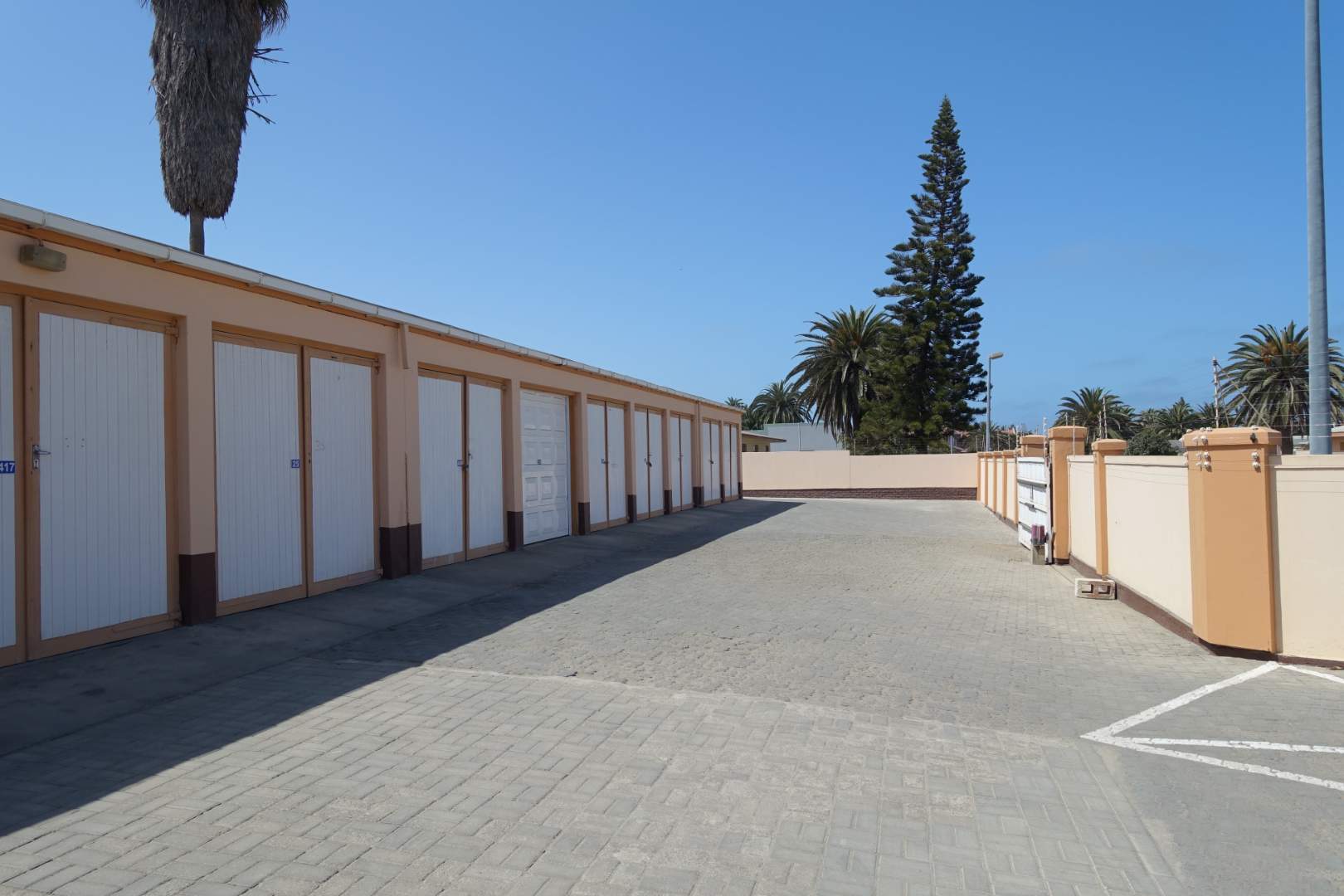 Single garages with access to Sphinx Street