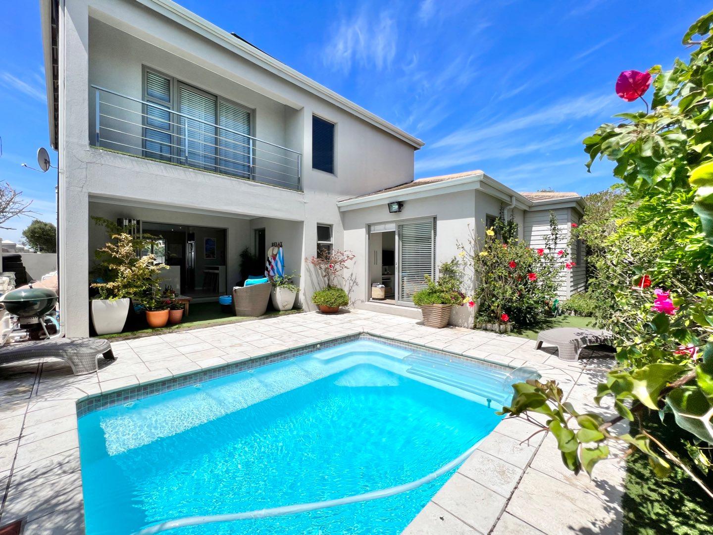 Pristine 3Bedroom House for Sale in Sunset Beach Estate 2074819