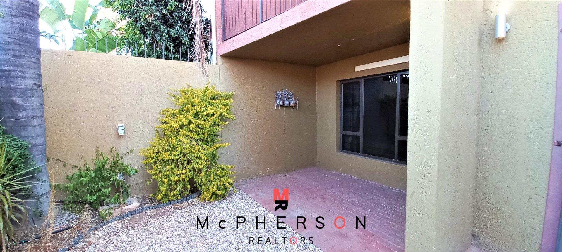 Suiderhof House for Sale Spacious 2 Bed, 2 Bath, Garden, Garage