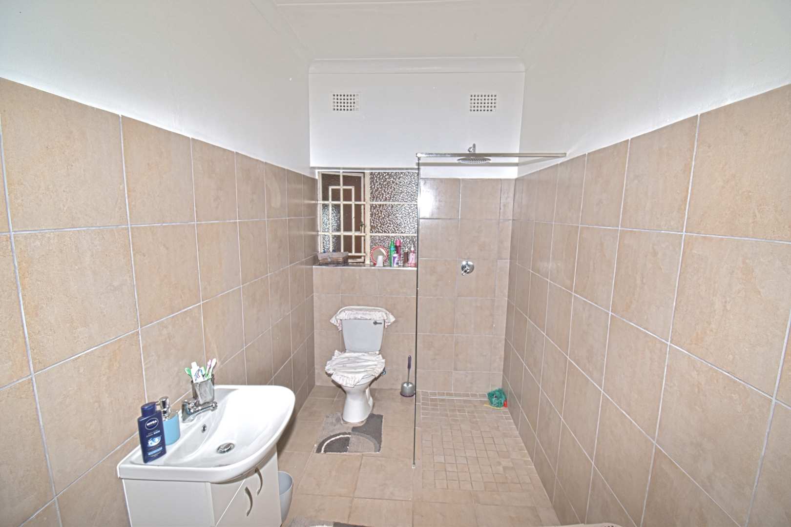 3 Bedroom House in Western Extension, Benoni For Sale for R1,100,000