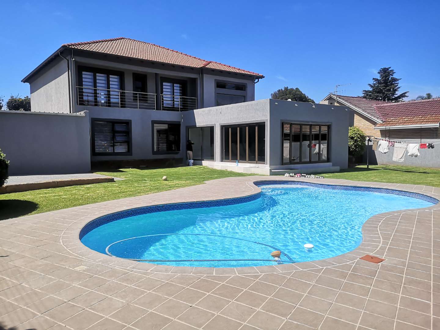 Stunning 5Bedroom House with Pool and Garden in Norkem Park & Ext