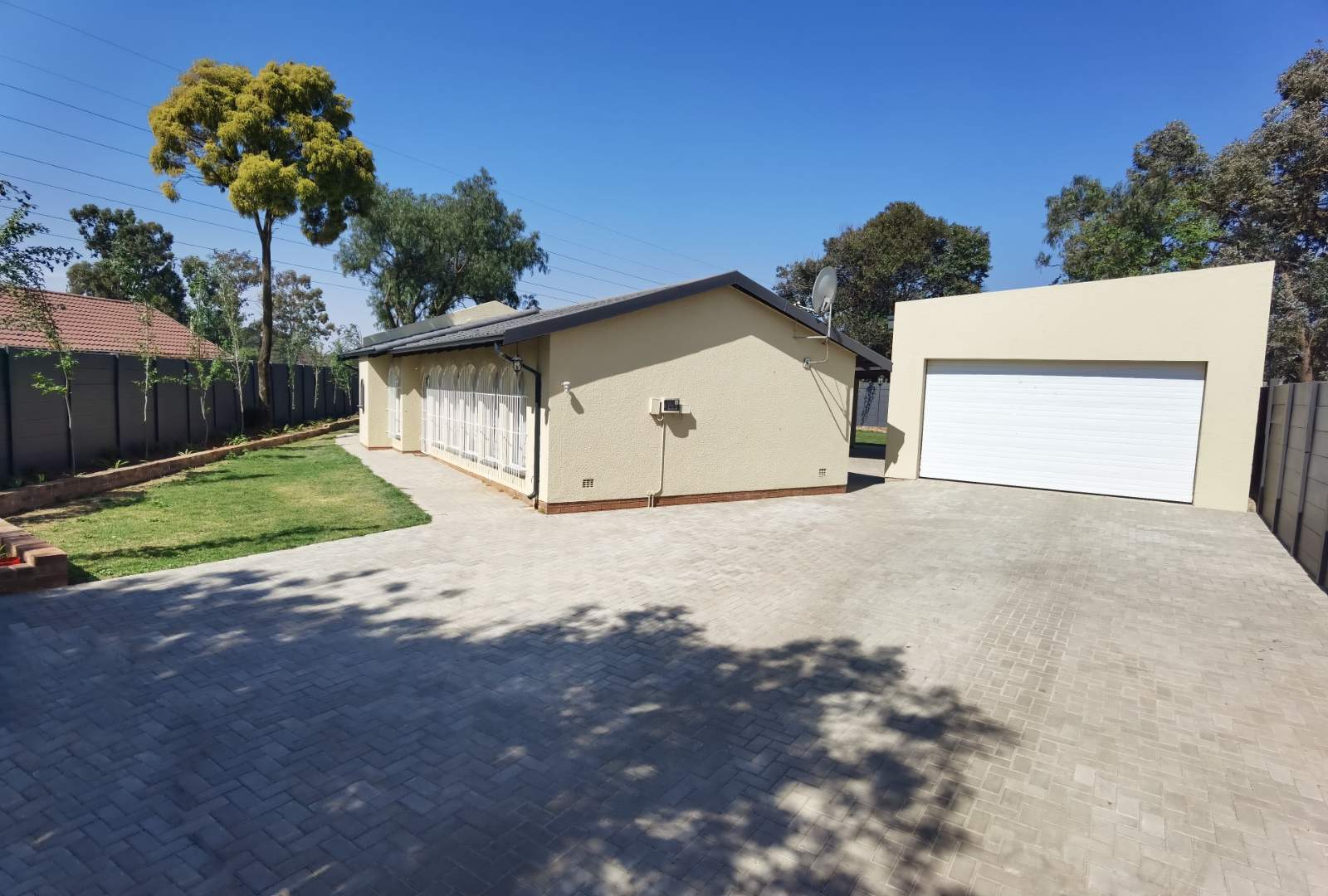 3 Bedroom House in Crystal Park For Sale R1,550,000 2061695