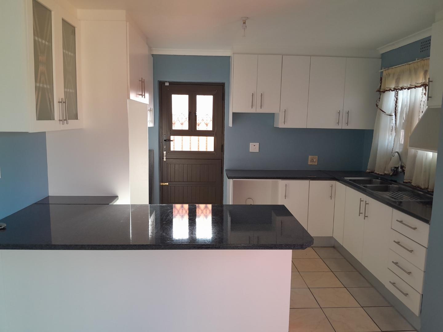 Hillcrest Heights House To Rent Spacious lounge, parking, builtin