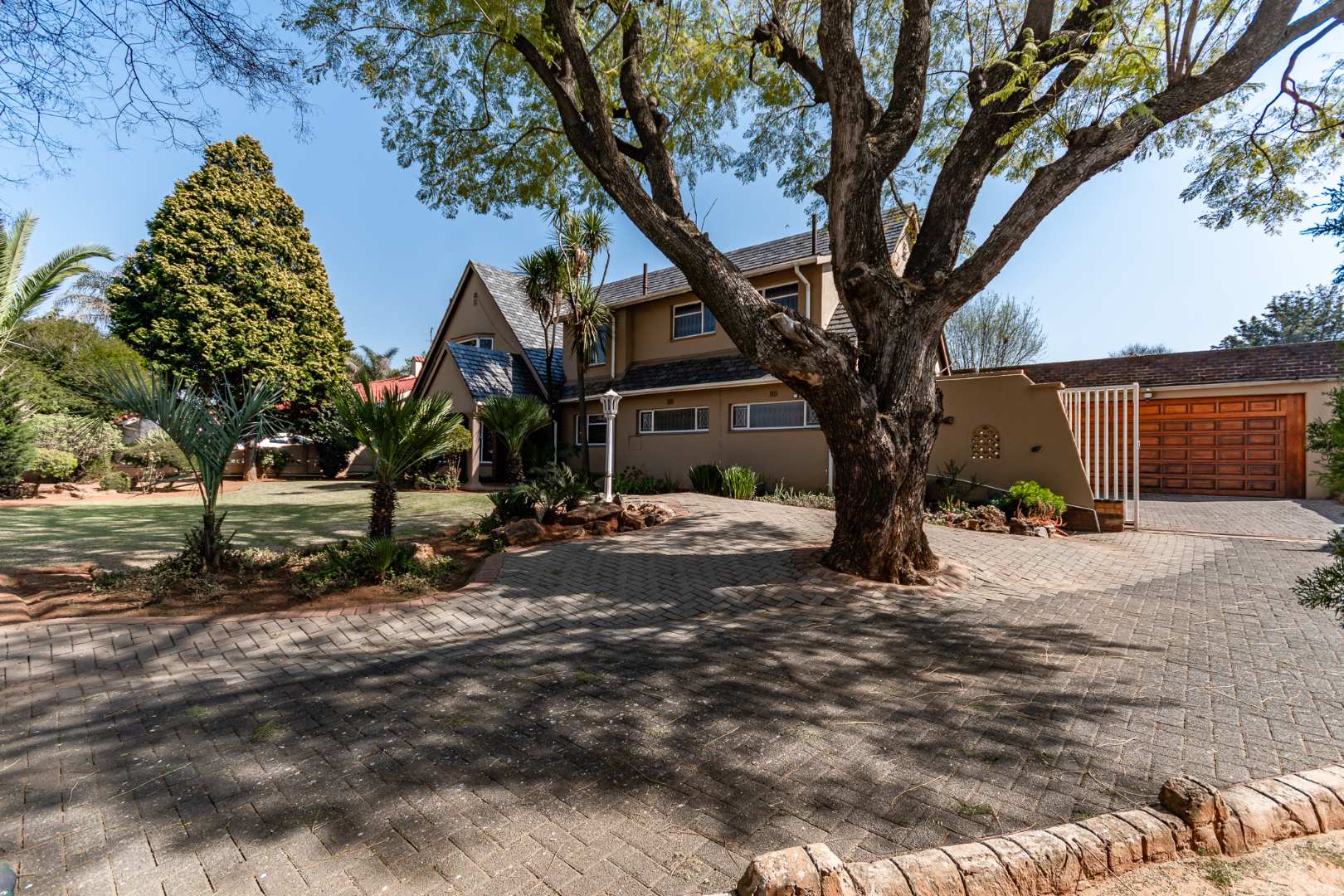 5 Bedroom House in Hazeldene, Germiston Sold for R 2,150,000 2060397