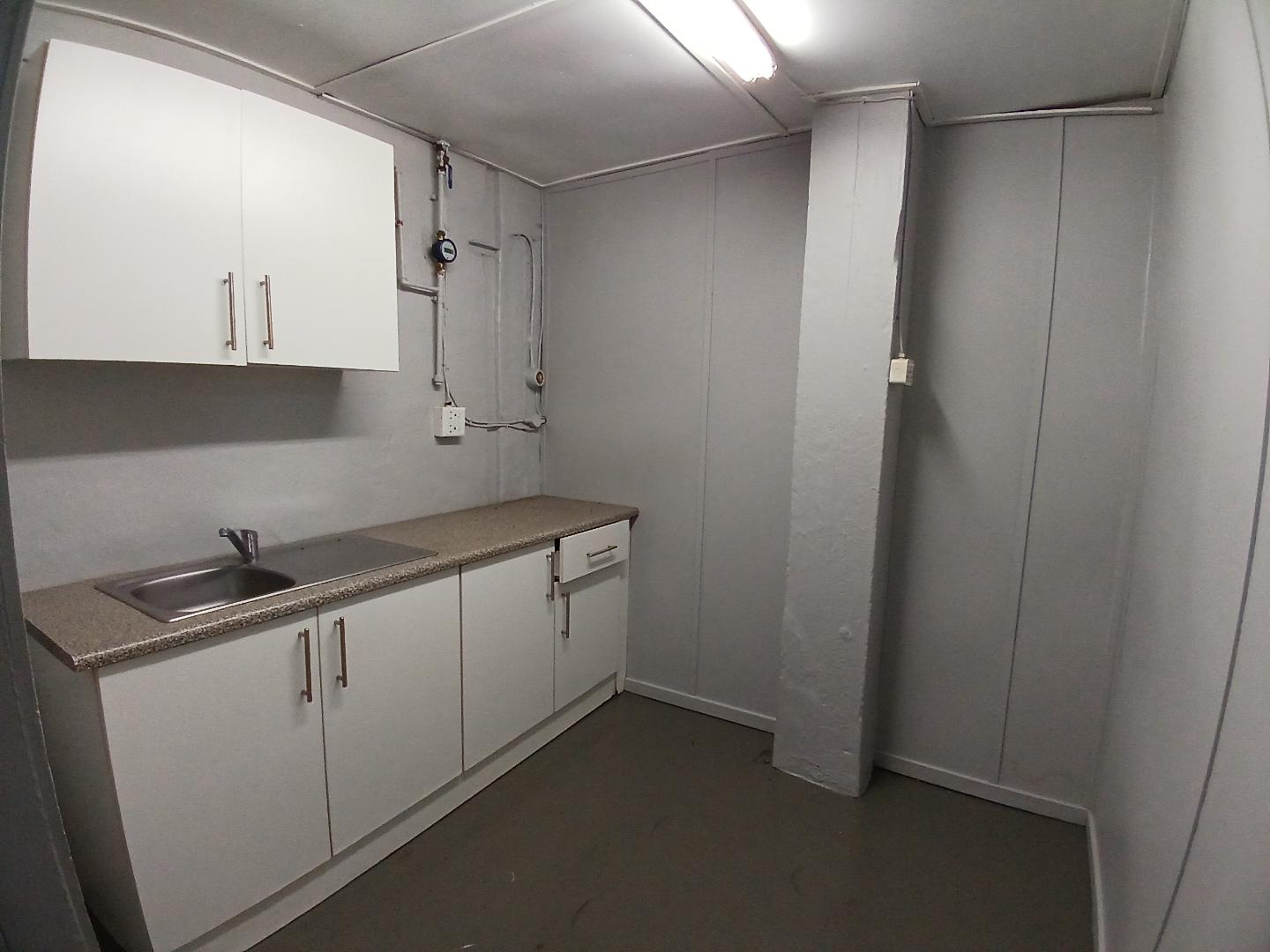 Industrial warehouse in Congella to rent with offices, kitchen, and