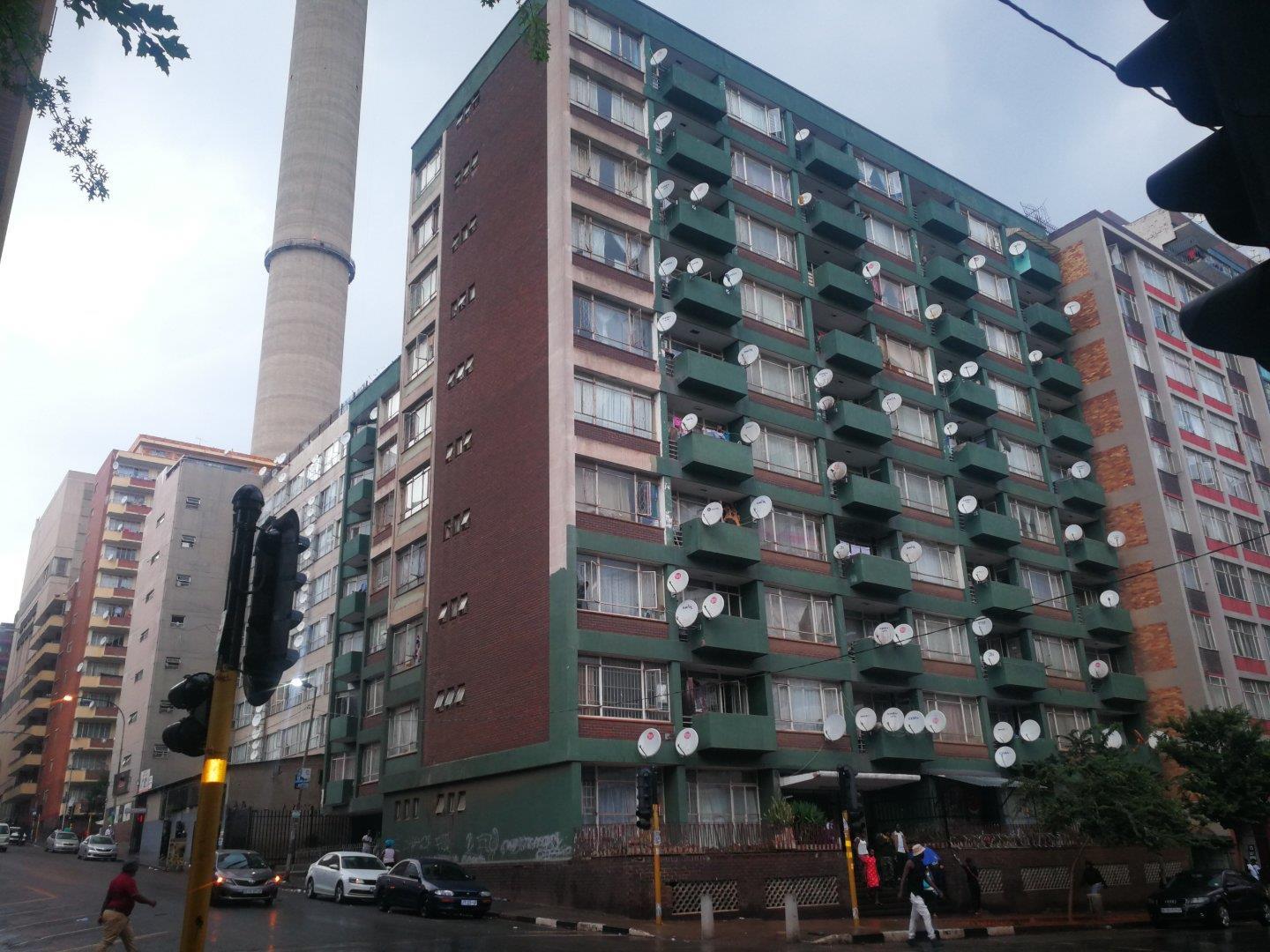 Apartment in Hillbrow, Johannesburg Sold for R 290,000 2030888