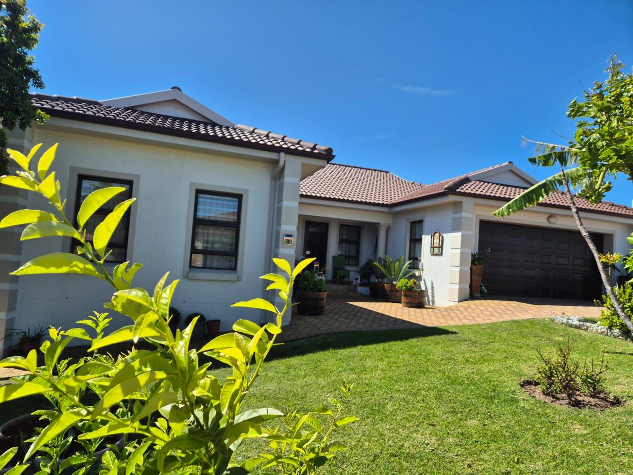 For Sale House in Monte Christo with 3 bedrooms, garage, and eco