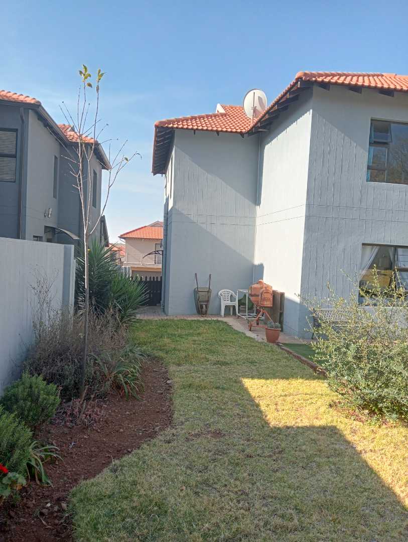 4 Bedroom House For Sale in Ruimsig Country Estate 2185873 MyProperty