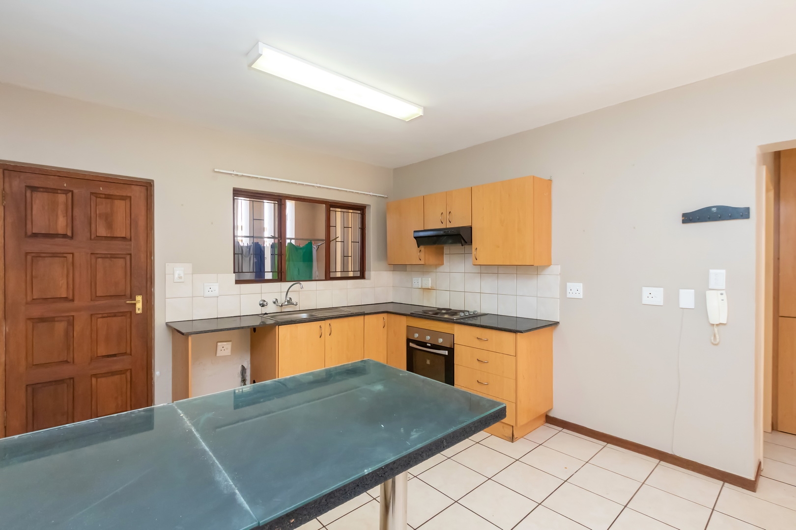 2 Bedroom Townhouse in Little Falls, Roodepoort Pending Sale for R