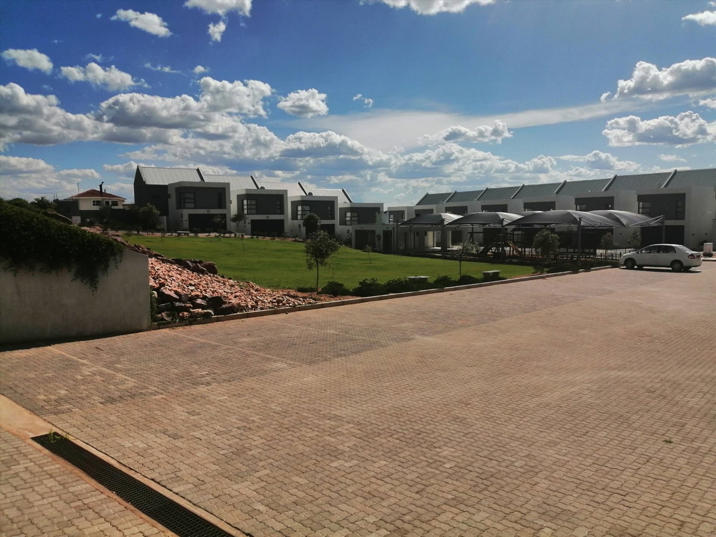 Townhouse To Rent In Kleine Kuppe, Windhoek, Khomas for NAM 22,000 /month
