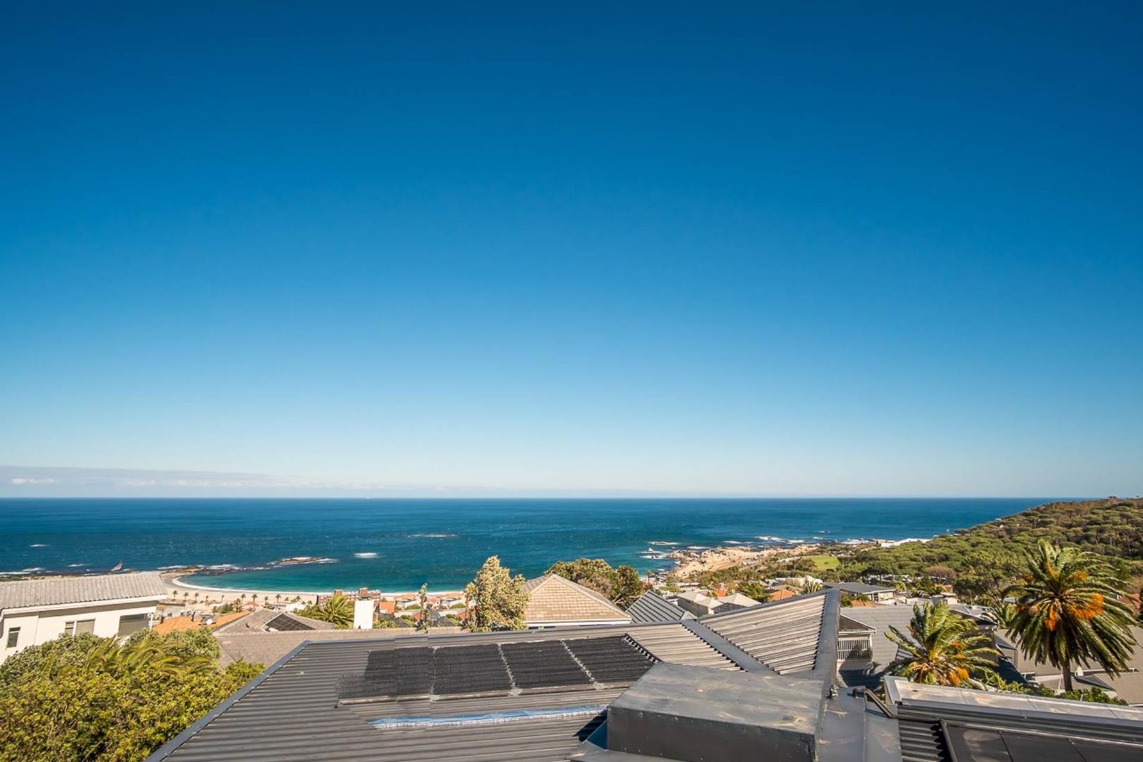 5 Bedroom House in Camps Bay For Sale R33,000,000 2073832