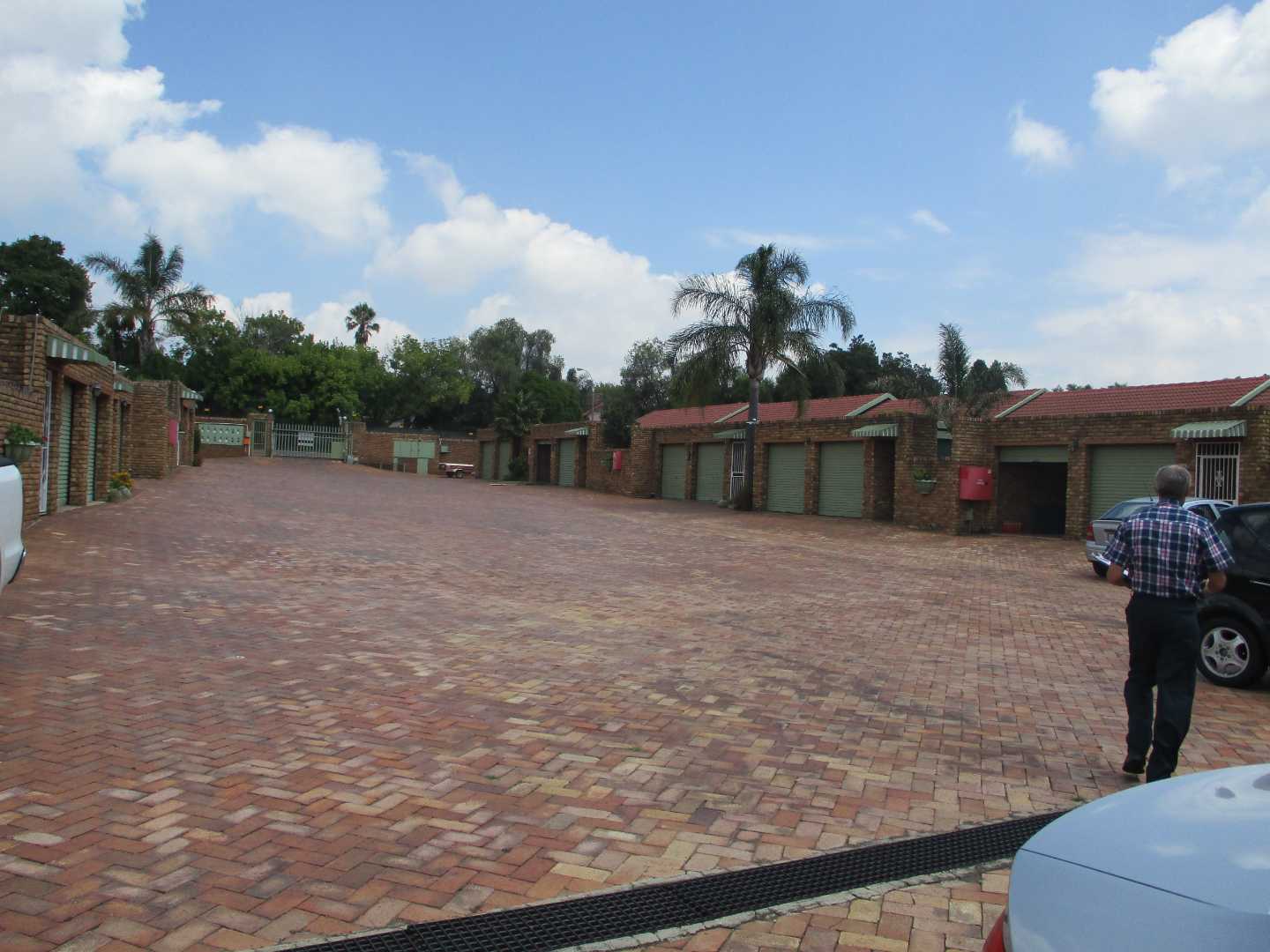 Townhouse For Sale in Kempton Park Ext 5