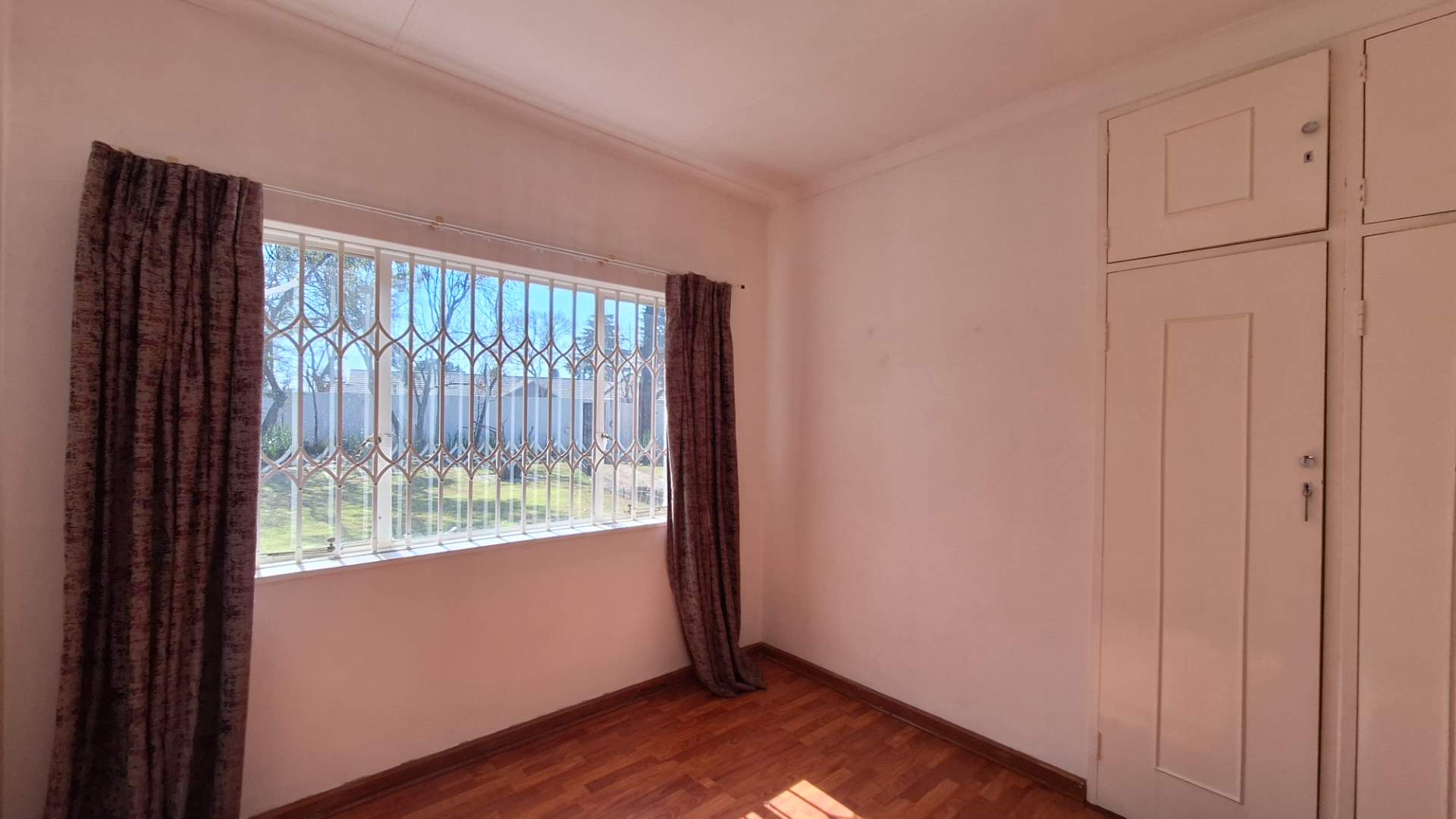 property-image