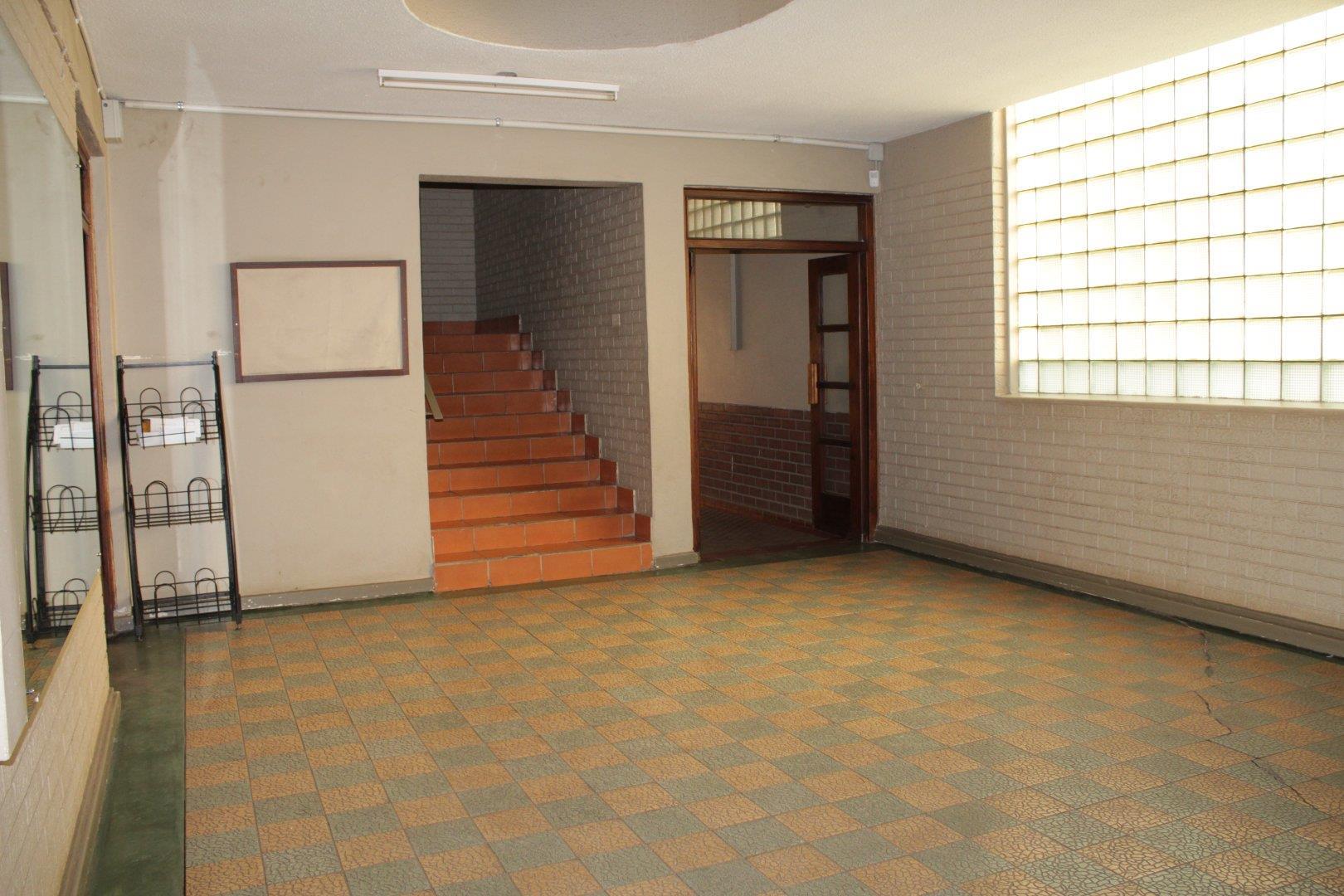 Modern Bachelor Apartment in Arcadia To Rent Secure Complex 2144574