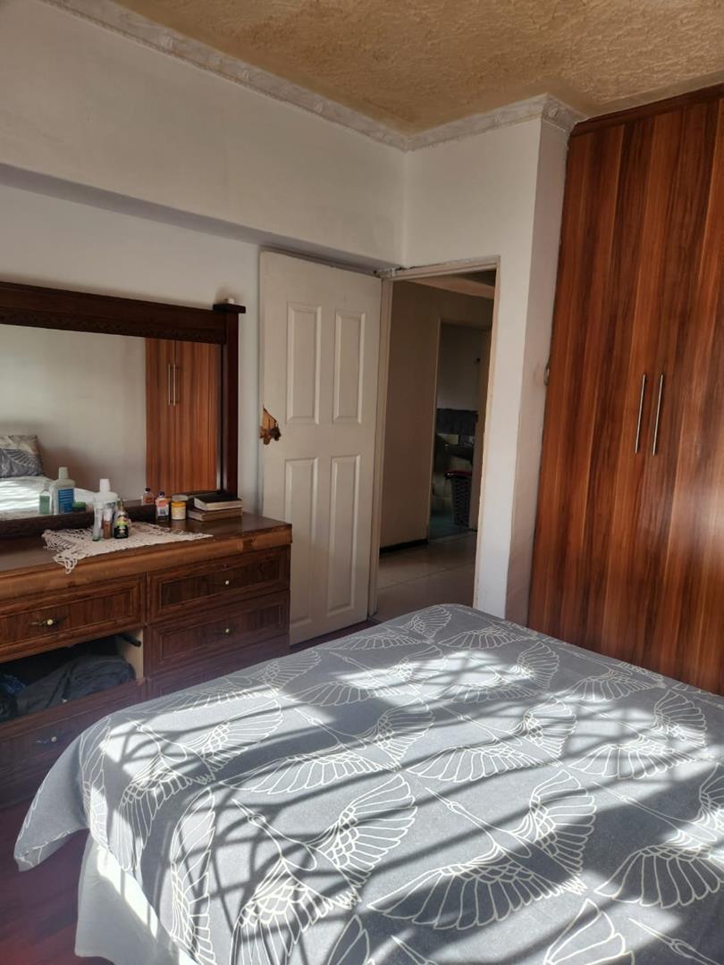 5 Bedroom House in Philippi For Sale R1,150,000 2260492