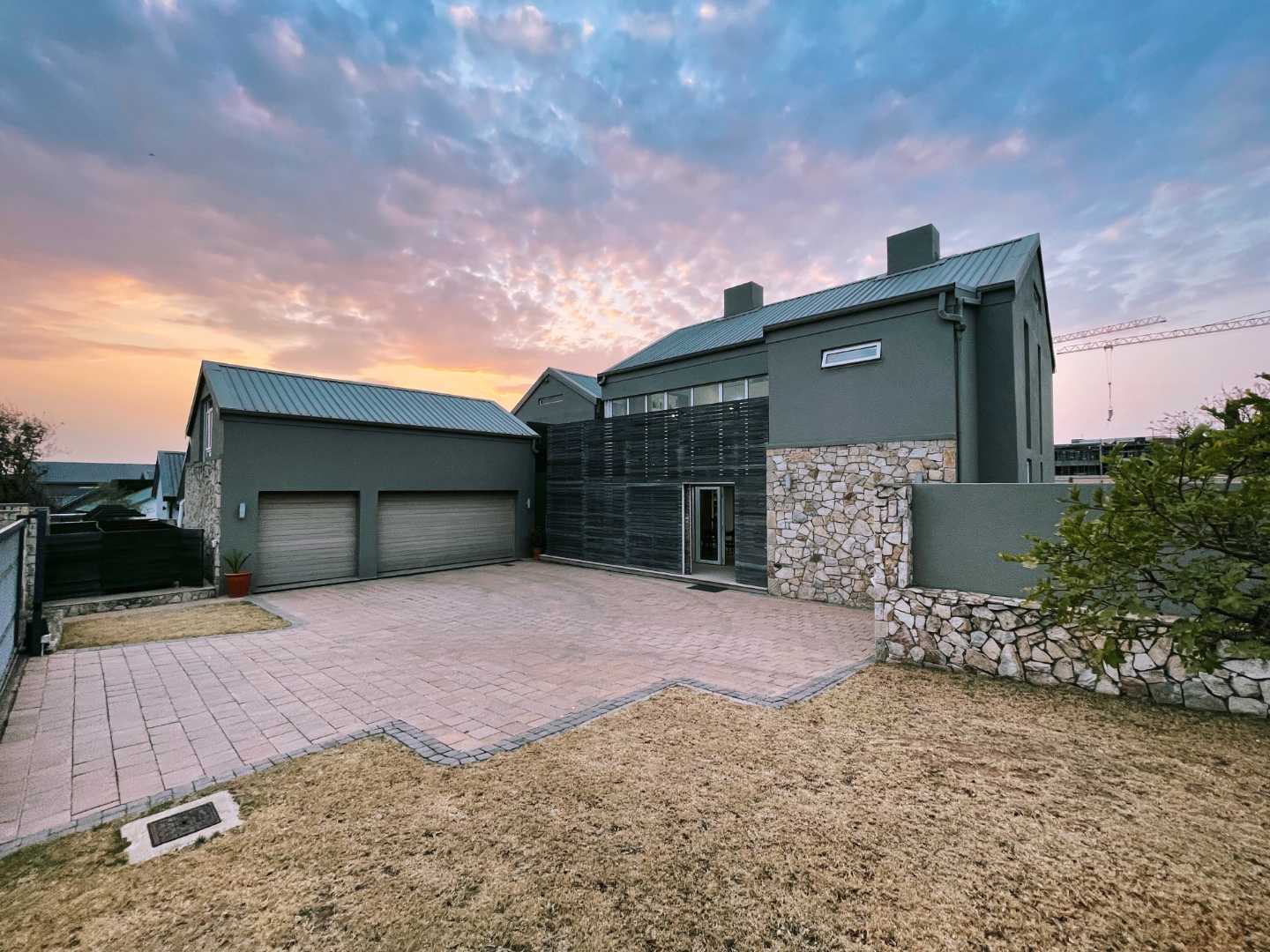 4 Bedroom House in Waterfall Country Estate, Midrand For Sale for R 10,999,000 1971171