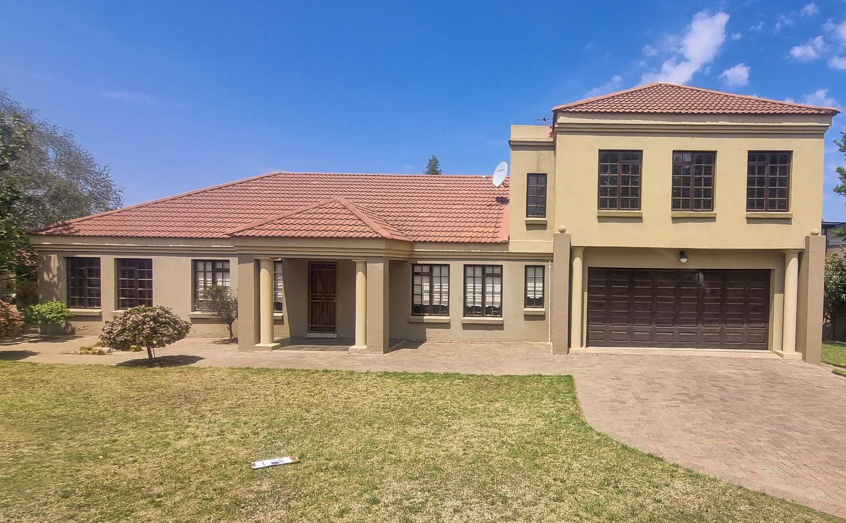 Properties for sale in La Provence view houses