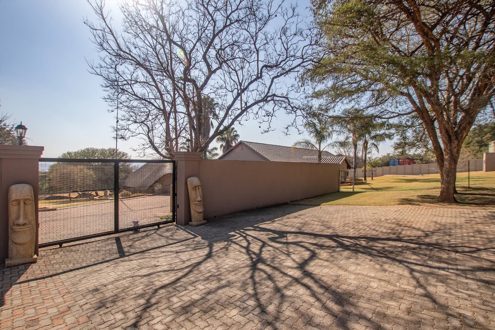 Property and houses for sale and rent in Poortview, Roodepoort MyProperty