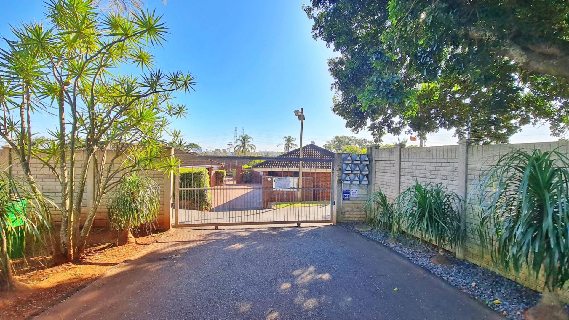 Amanzimtoti Townhouse For Sale in Amanzimtoti, Amanzimtoti was listed