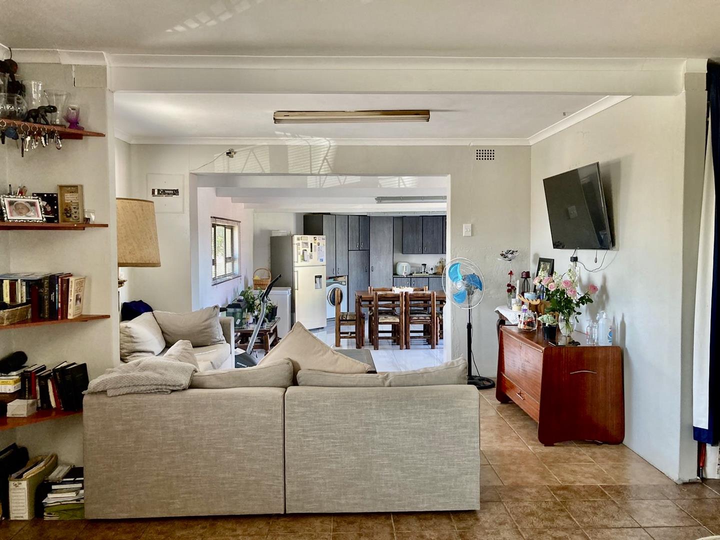 3 Bedroom House in Beverly Park, Eersterivier Sold for R 1,080,000 1936392