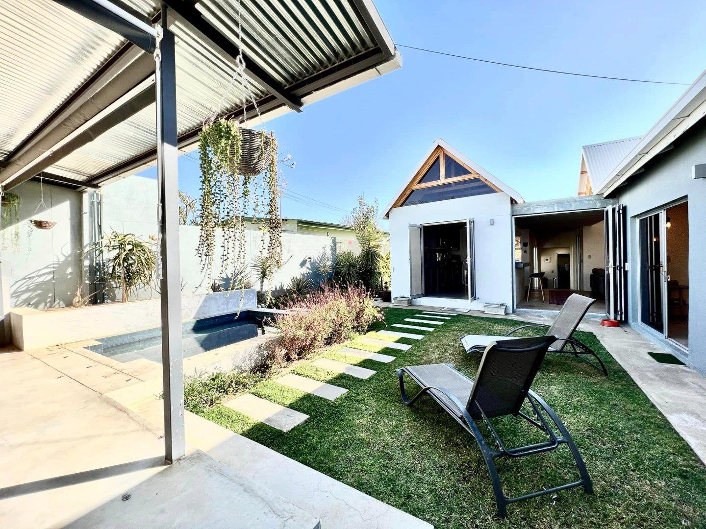 Modern Suiderhof House for Sale with Stylish Design and High Ceilings