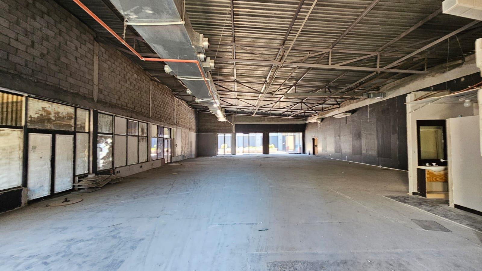 Prime Retail Space in Brackenfell Central 490m2 at Competitive R100