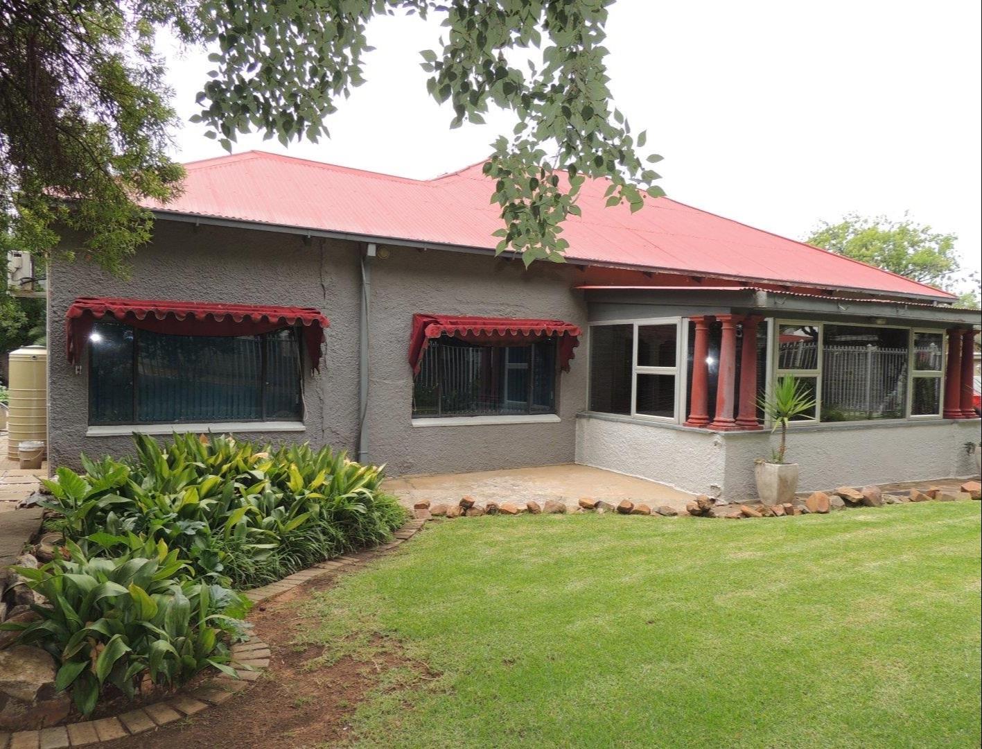 4 Bedroom House For Sale in Park West 2107367 MyProperty