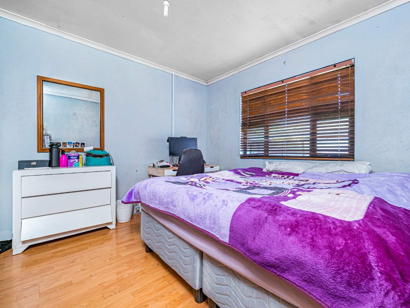 Crawford House For Sale Driveway, garage, fourseasons enclosure