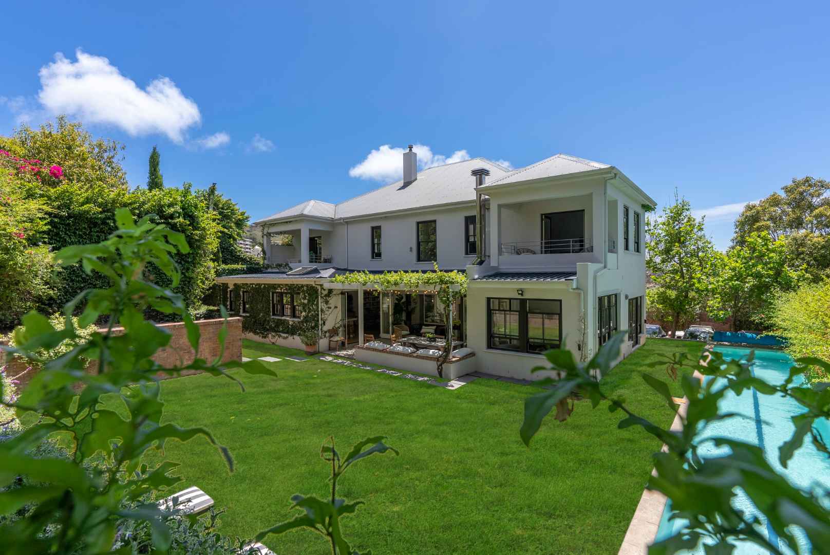 7 Bedroom House in Higgovale For Sale R35,000,000 2078010