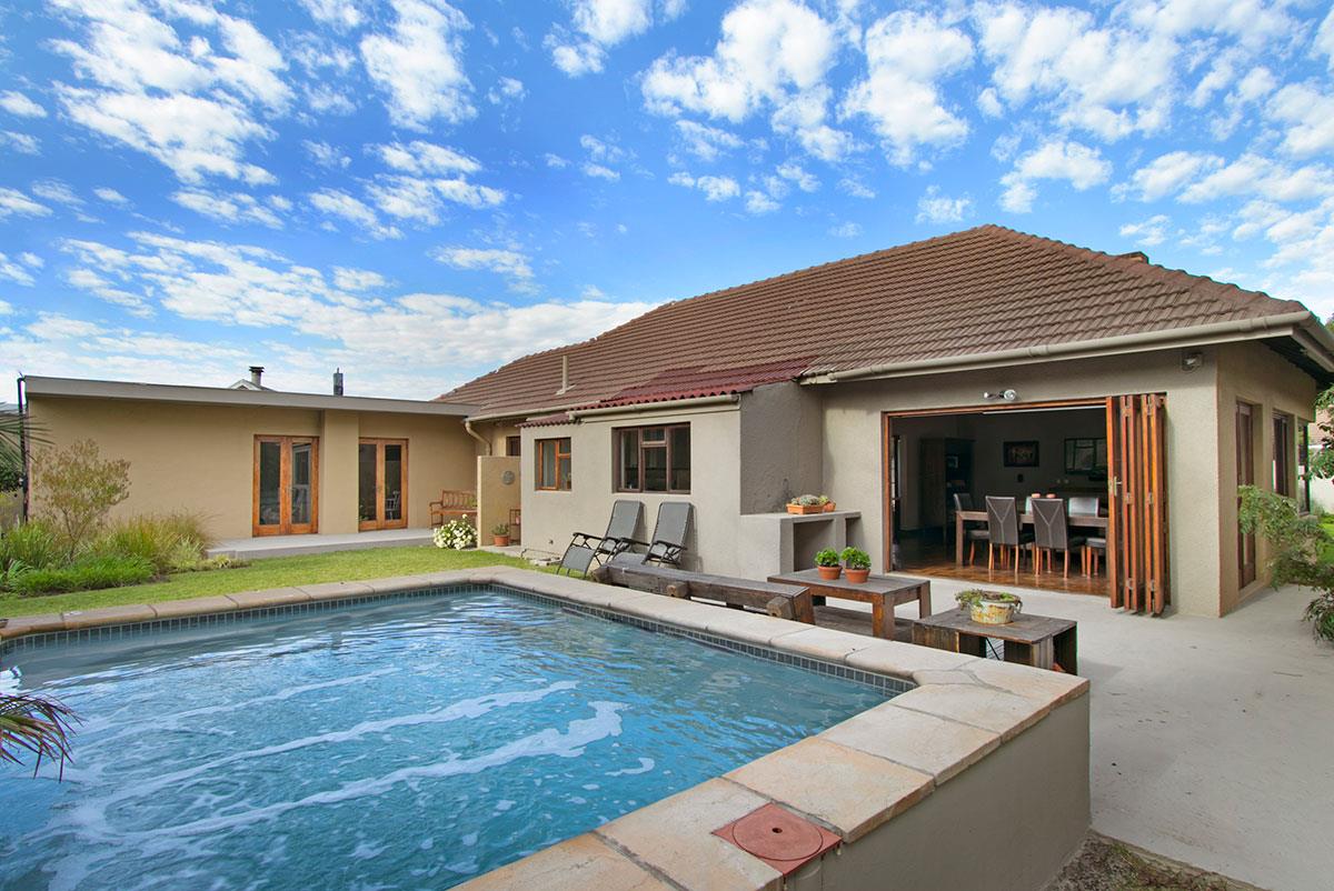 Milnerton House For Sale in Milnerton, Milnerton was listed for R3