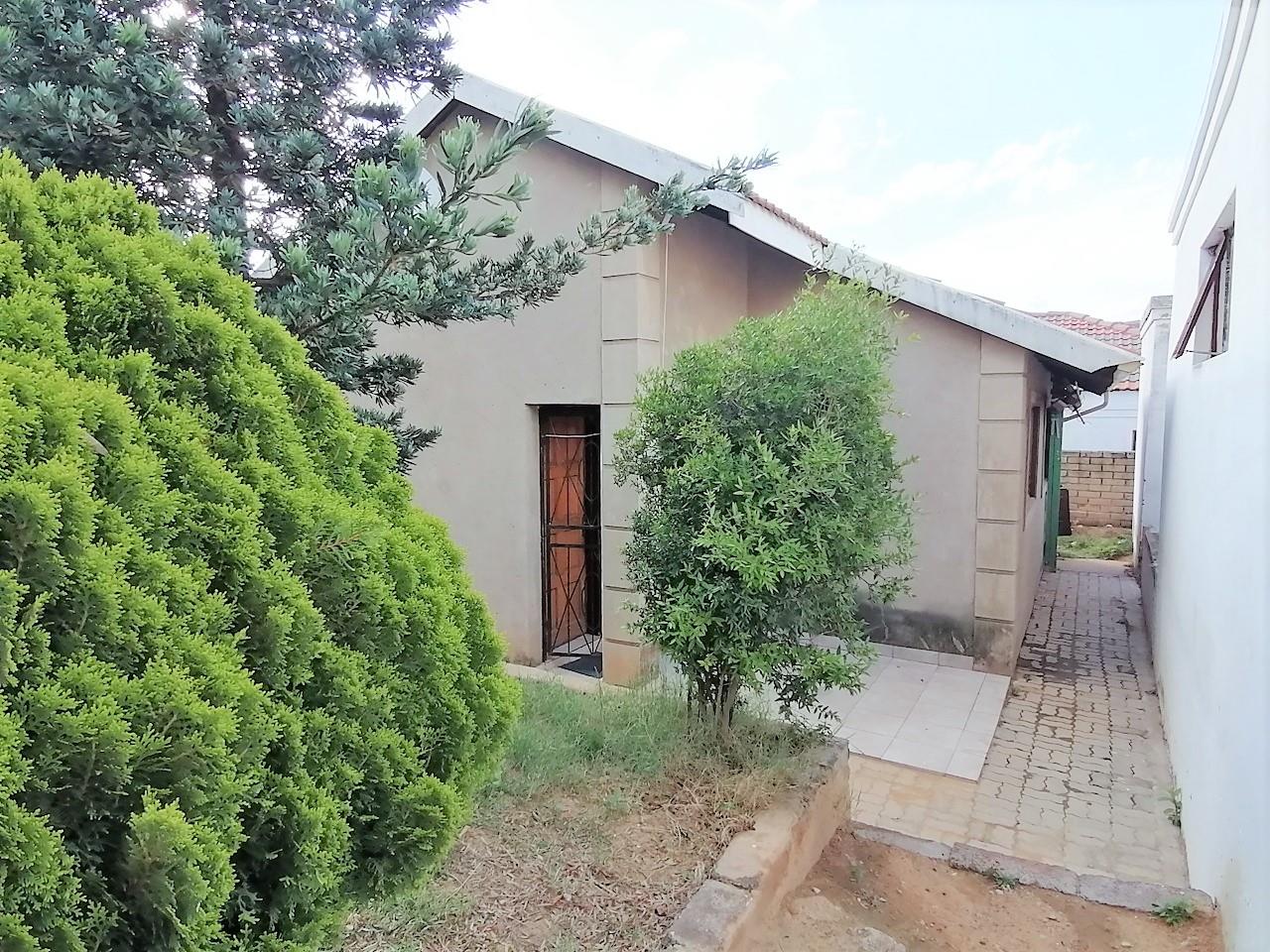 4 Bedroom House in Cosmo City For Sale R900,000 2078201
