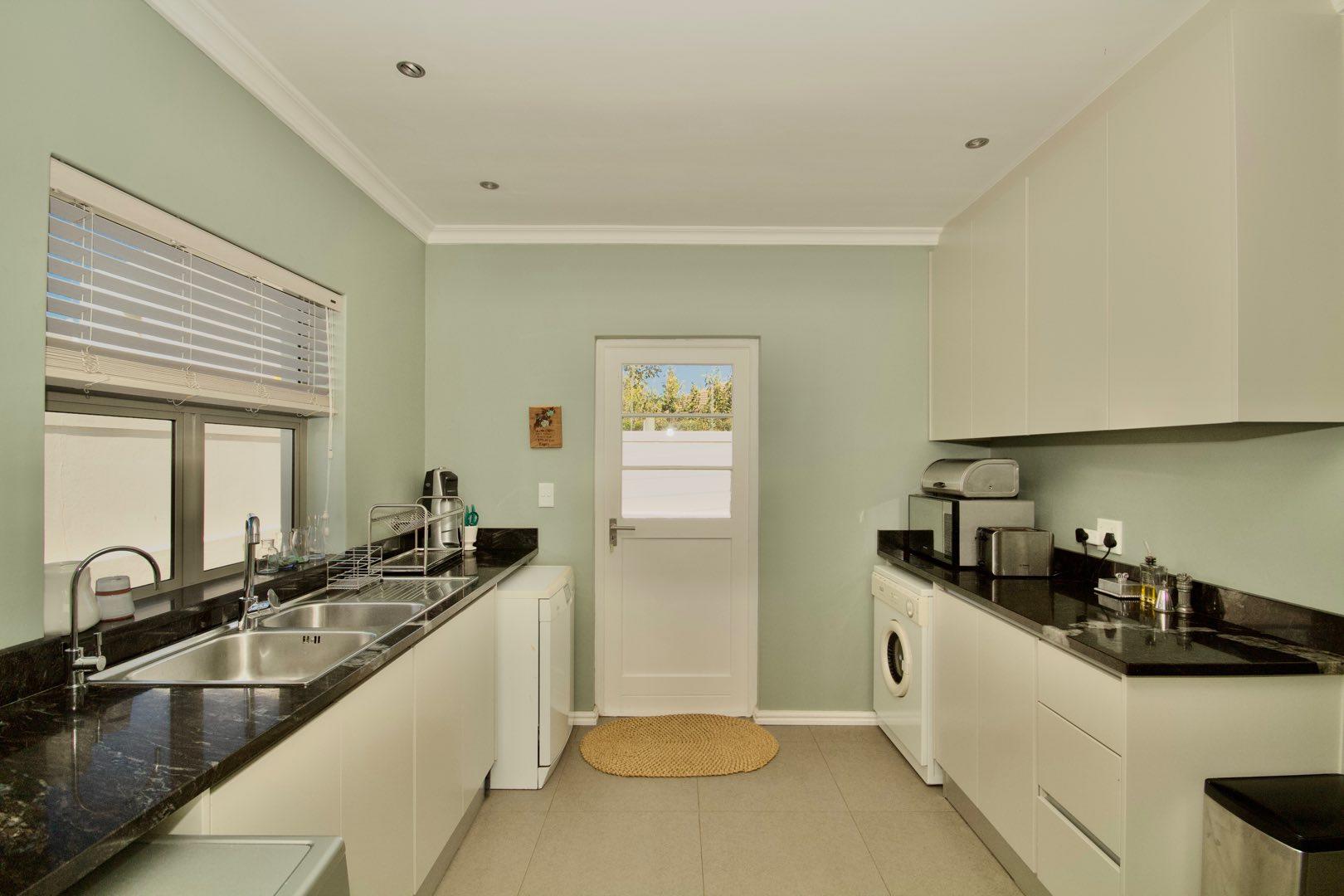 Milnerton House For Sale in Sunset Beach, Milnerton was listed for R5