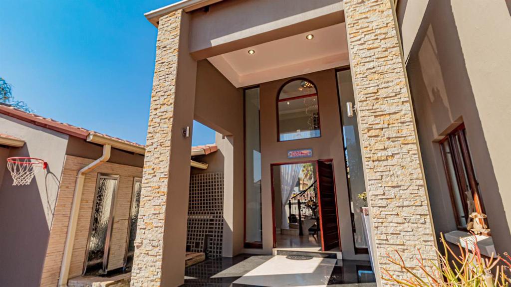 5 Bedroom House For Sale in Eldo View 2169697 MyProperty