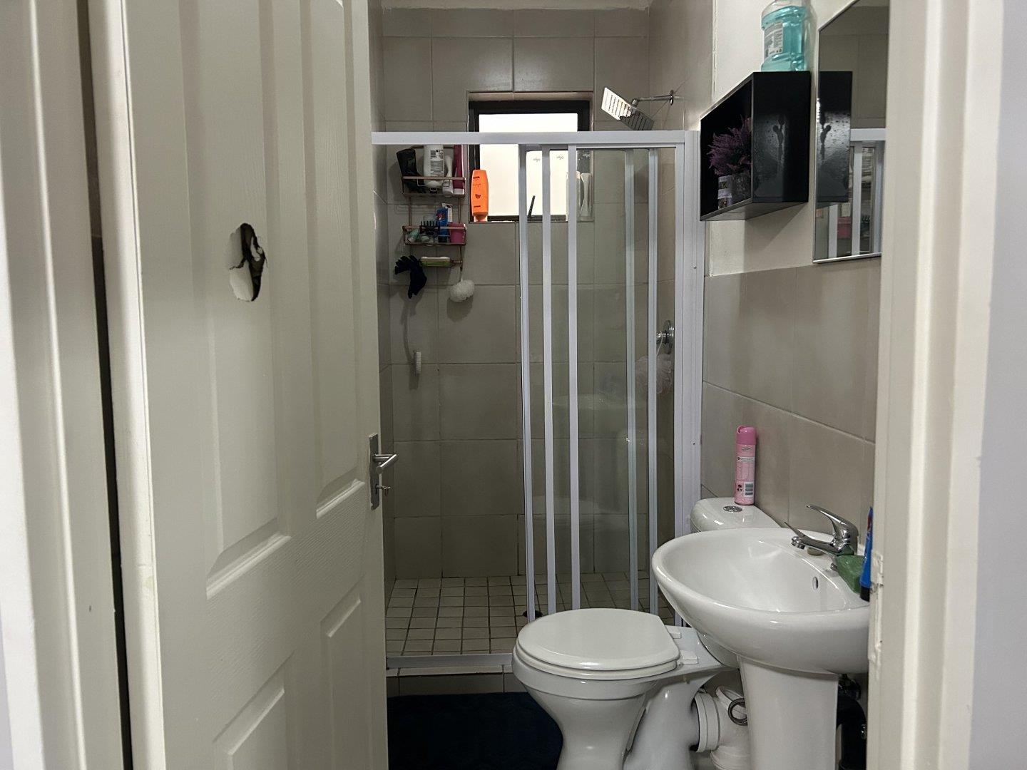 Brentwood Park Townhouse To Rent 3 bedrooms, petfriendly, double