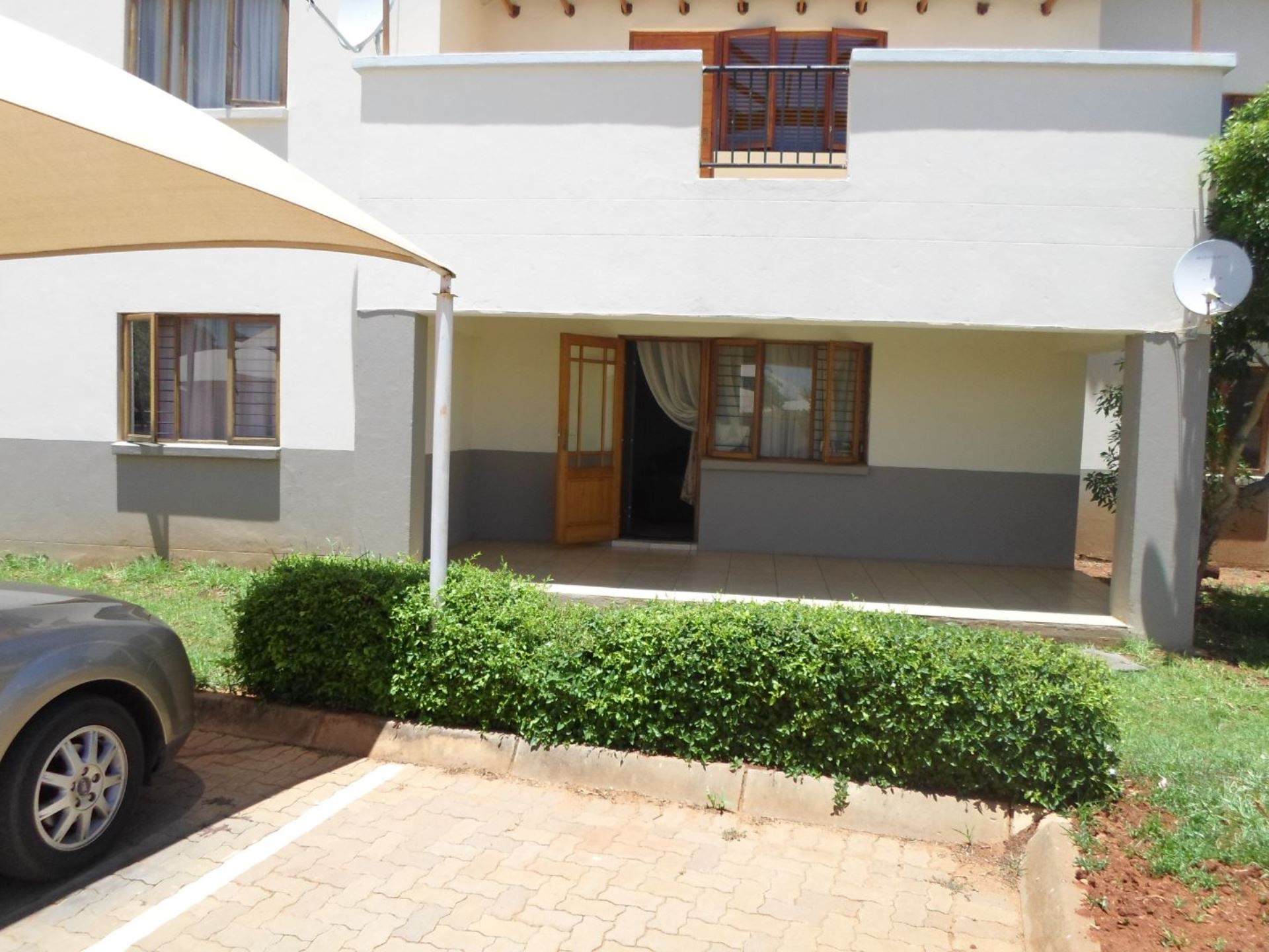Modern Townhouse For Sale in Hesteapark, Thornbrook Golf Estate