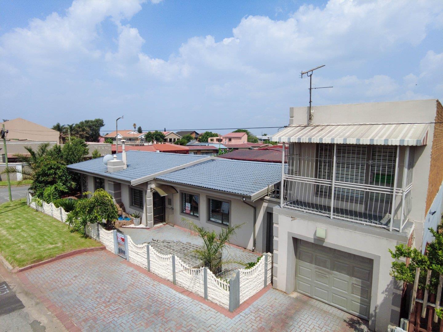 Luxurious 3Bedroom House for Sale in Actonville, Modern Features