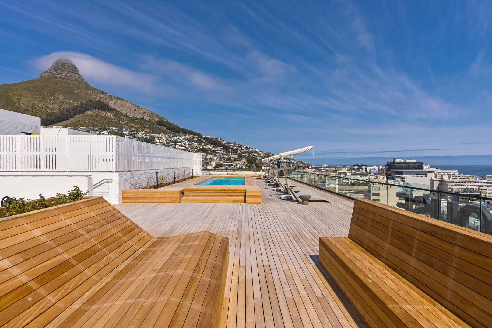 2 Bedroom Apartment in Sea Point For Sale R5,495,000 #2029032