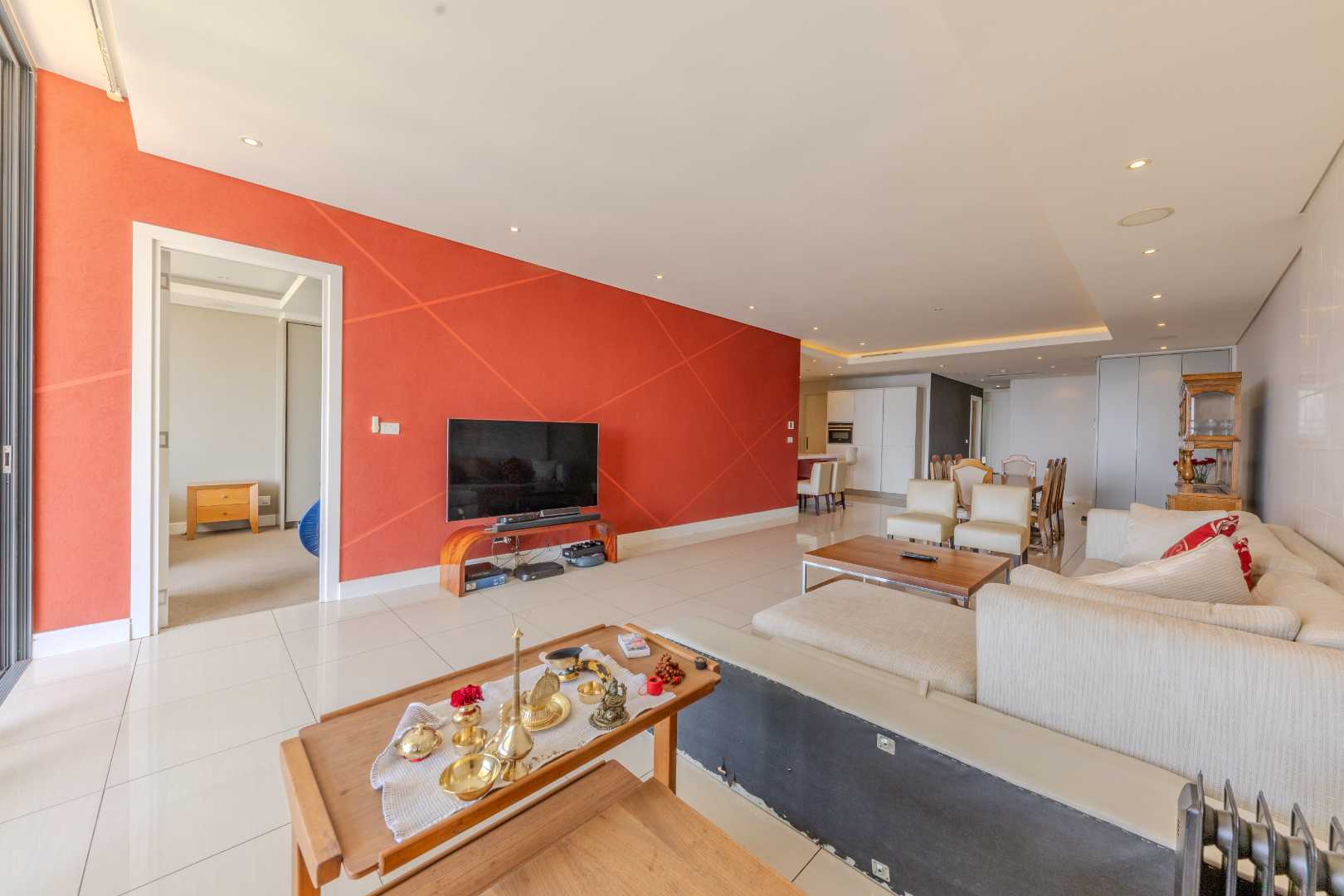 2 Bedroom Apartment in Houghton Estate For Sale R15,200,000 2328973