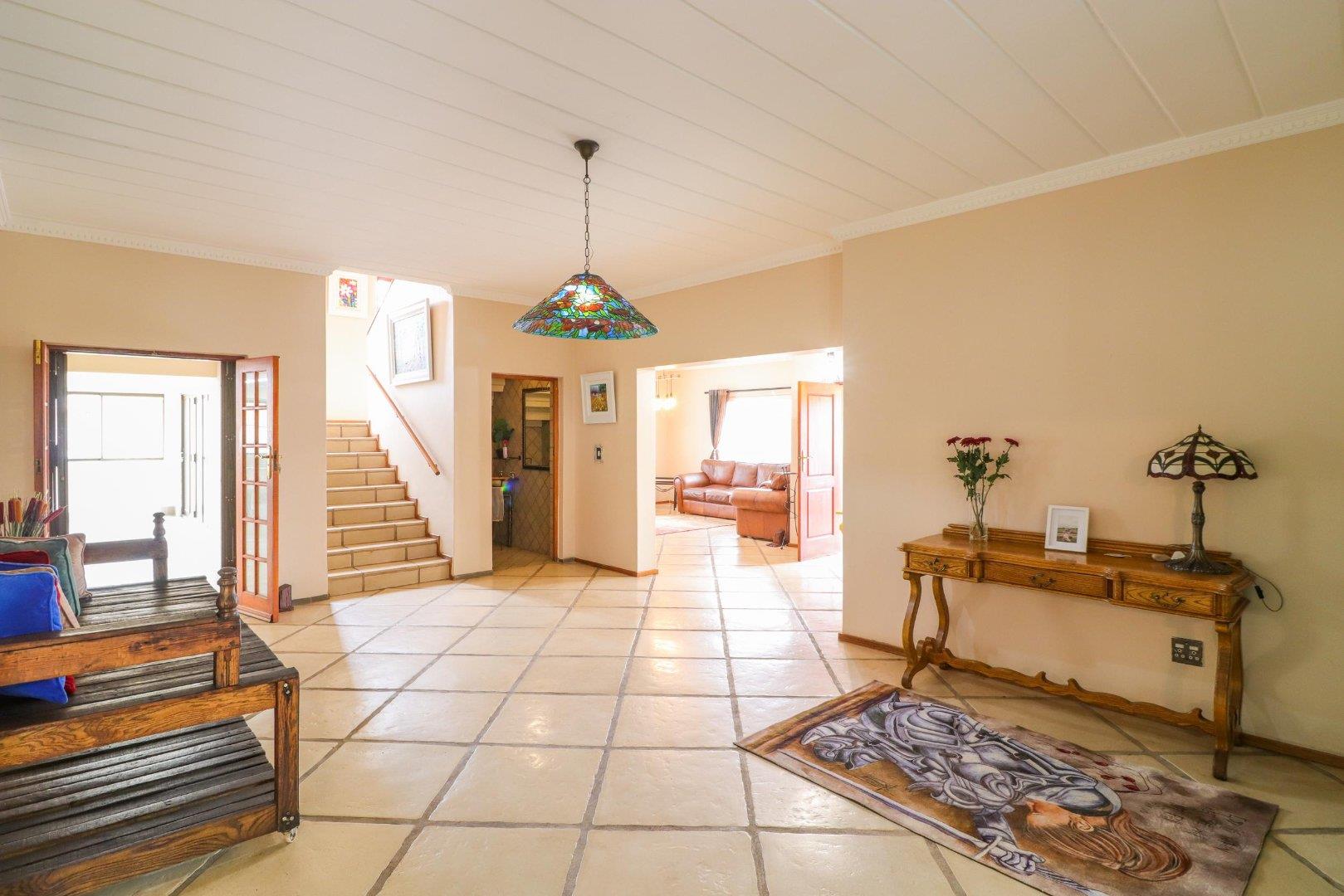 Stunning Rangeview House for Sale with Spacious Entertainment Area