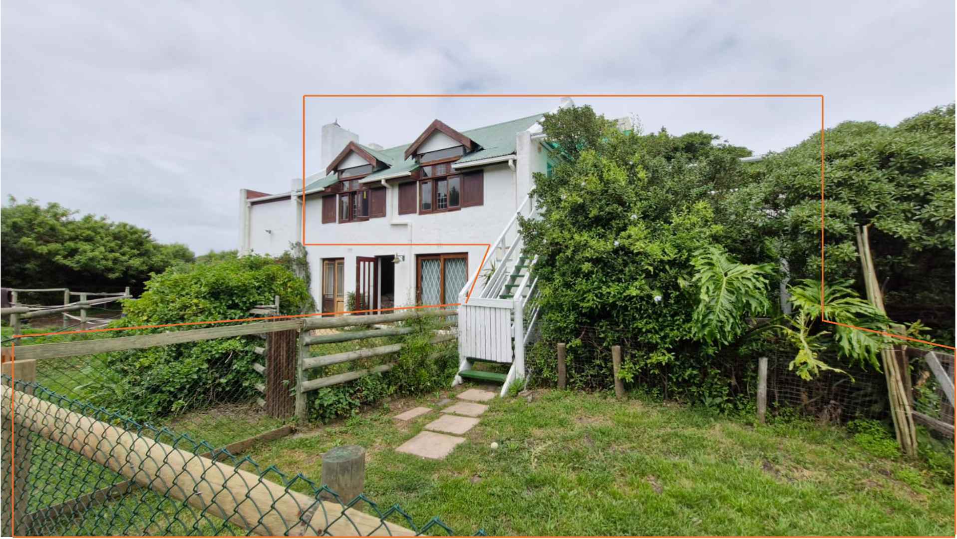 Cottage To Rent in Chapmans Peak Private garden, mountain views, pet