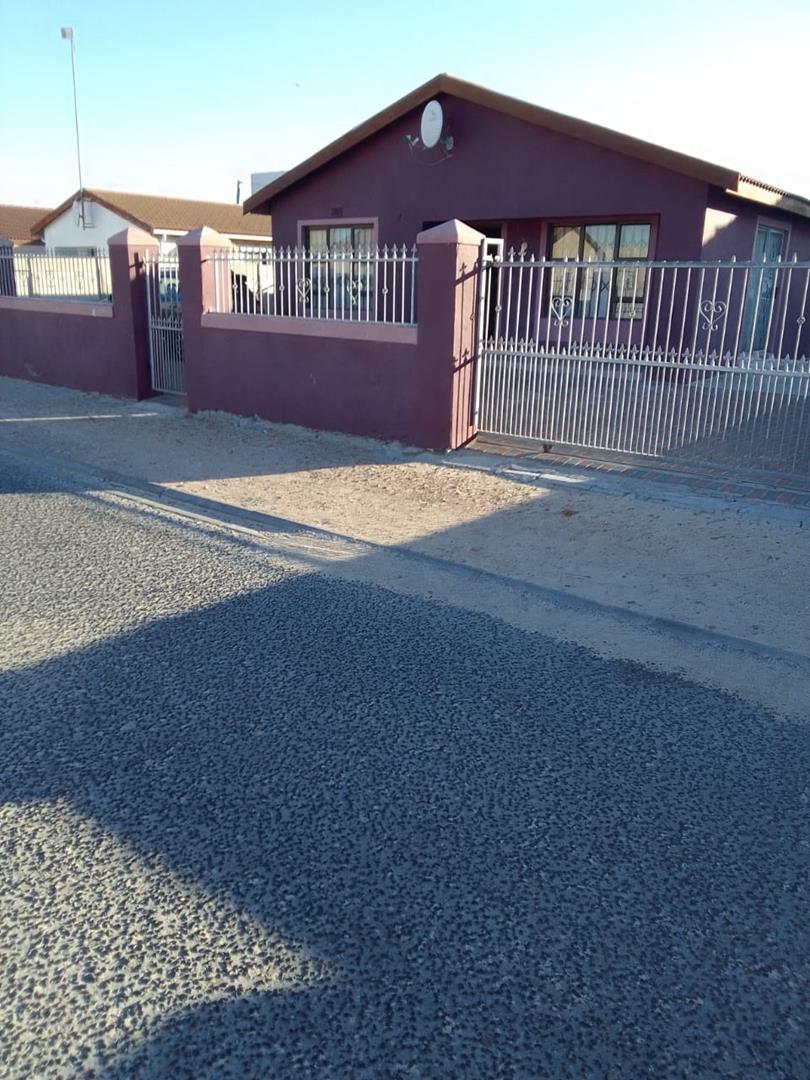 3 Bedroom House in Ilitha Park For Sale R1,300,000 2227953