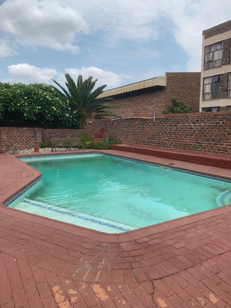 For Sale Silverton Apartment with 1 Bedroom, Close to Amenities